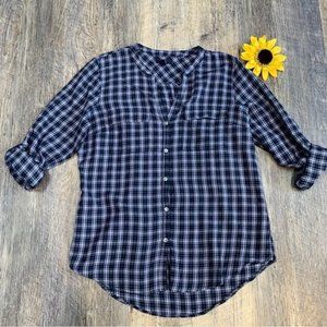 Cute GAP Long Sleeve Button Up Top With Button Up Sleeve Size Medium